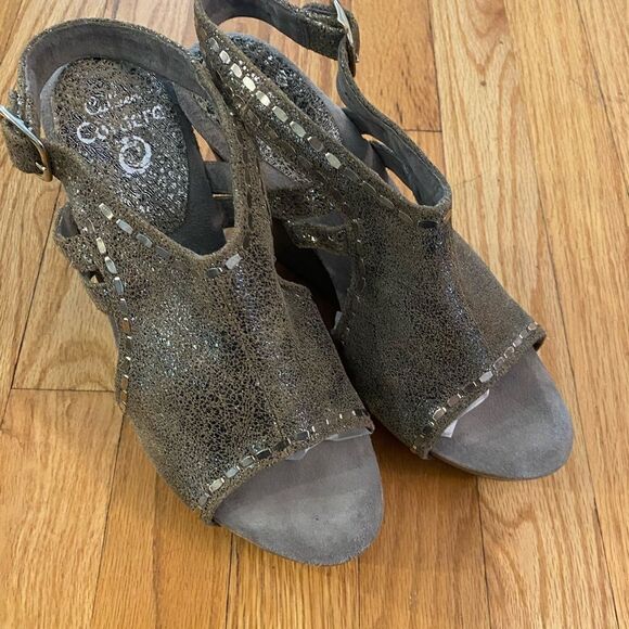 Calleen Cordero sz 7.5 excellent pre owned condition silver metallic wedge - Picture 2 of 9